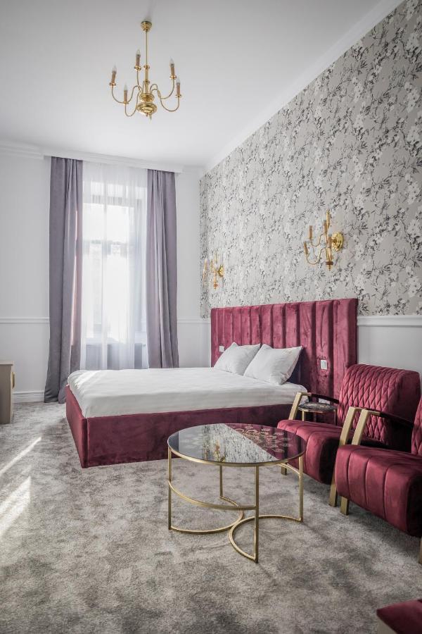 Hotel Vila Central Boutique Satu Mare Exterior foto
