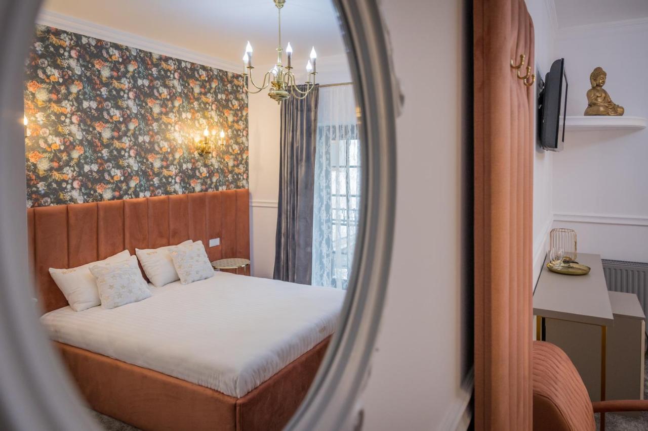 Hotel Vila Central Boutique Satu Mare Exterior foto
